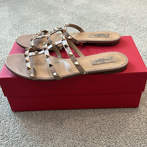 Authentic Valentino studded sandals - Picture 5 of 5